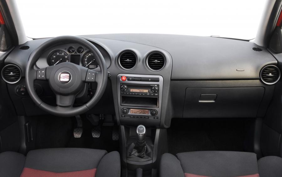  Seat Ibiza 2002 года  (фото 2 из 3)